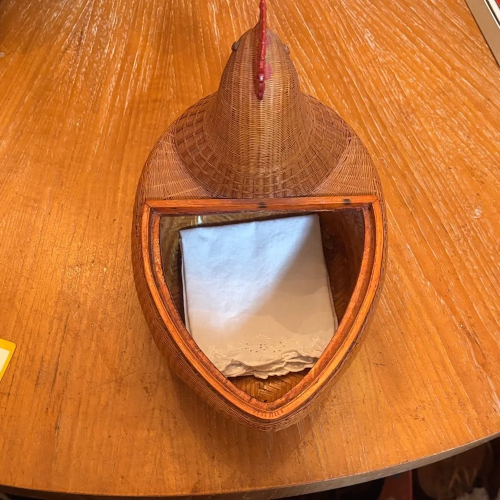 Handcrafted Wicker Hen Basket - Brown